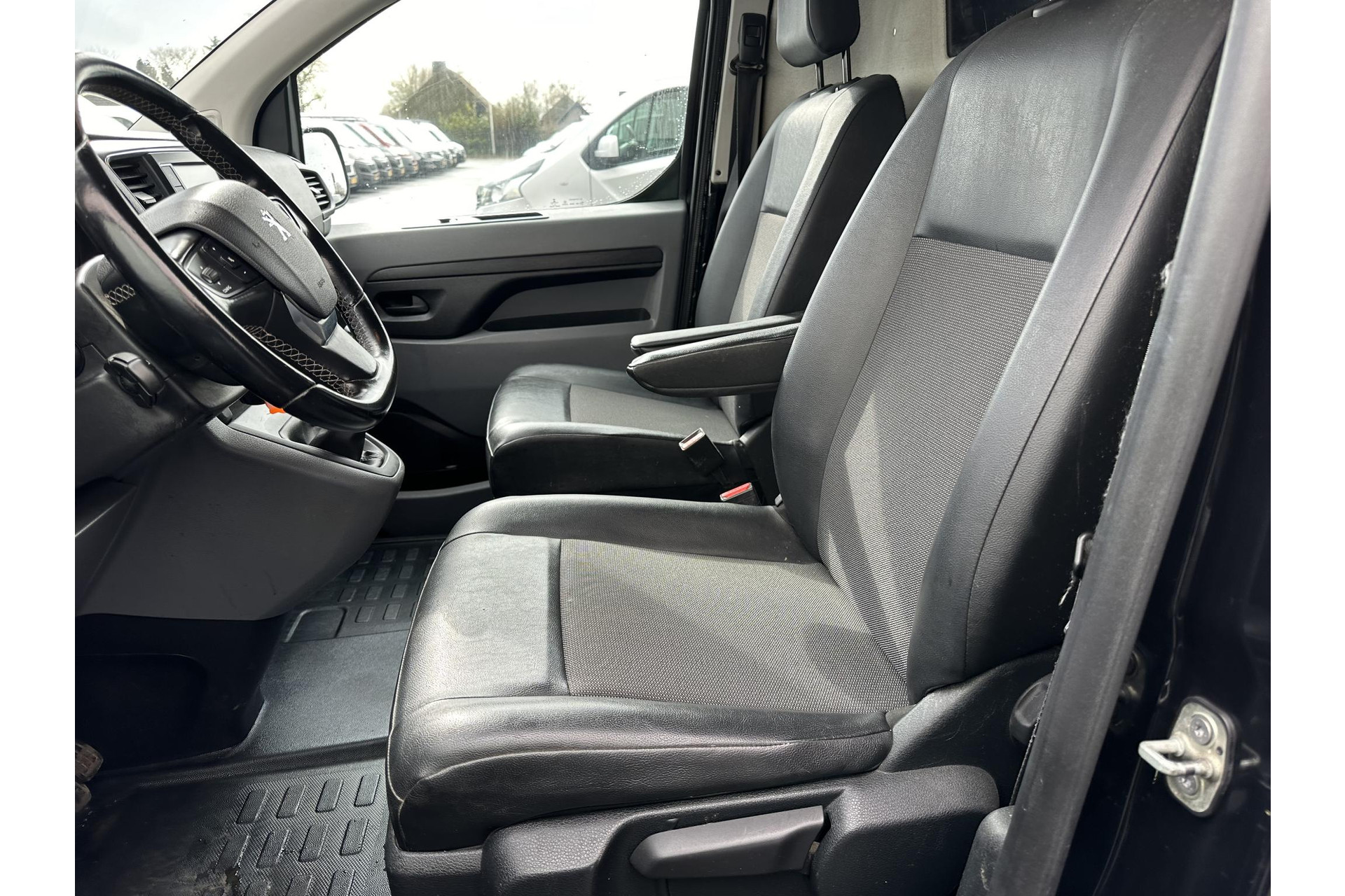 Peugeot Expert 231L 2.0 BlueHDI 120 Premium Pack*NAVI*A/C*HAAK*